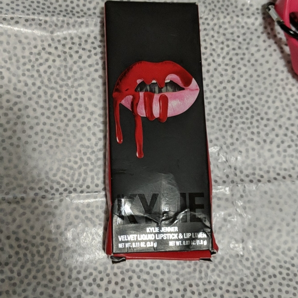 Kylie Cosmetics Red Velvet Lip Kit